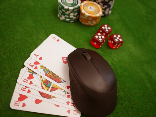 mouse and poker set